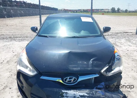 2016 Hyundai Veloster z USA, uszkodzony, nr VIN KMHTC6AD2GU284934